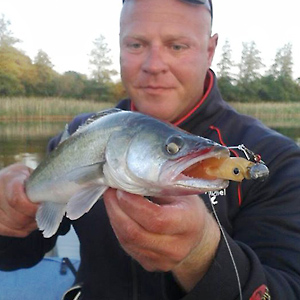 Rene von Angeltouren Mirow mit Zander auf Nugget